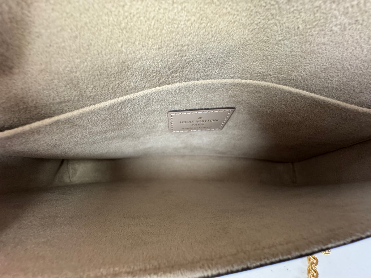 Louis Vuitton Felicie Pochette Chain Wallet in Epi Leather NFC YS11