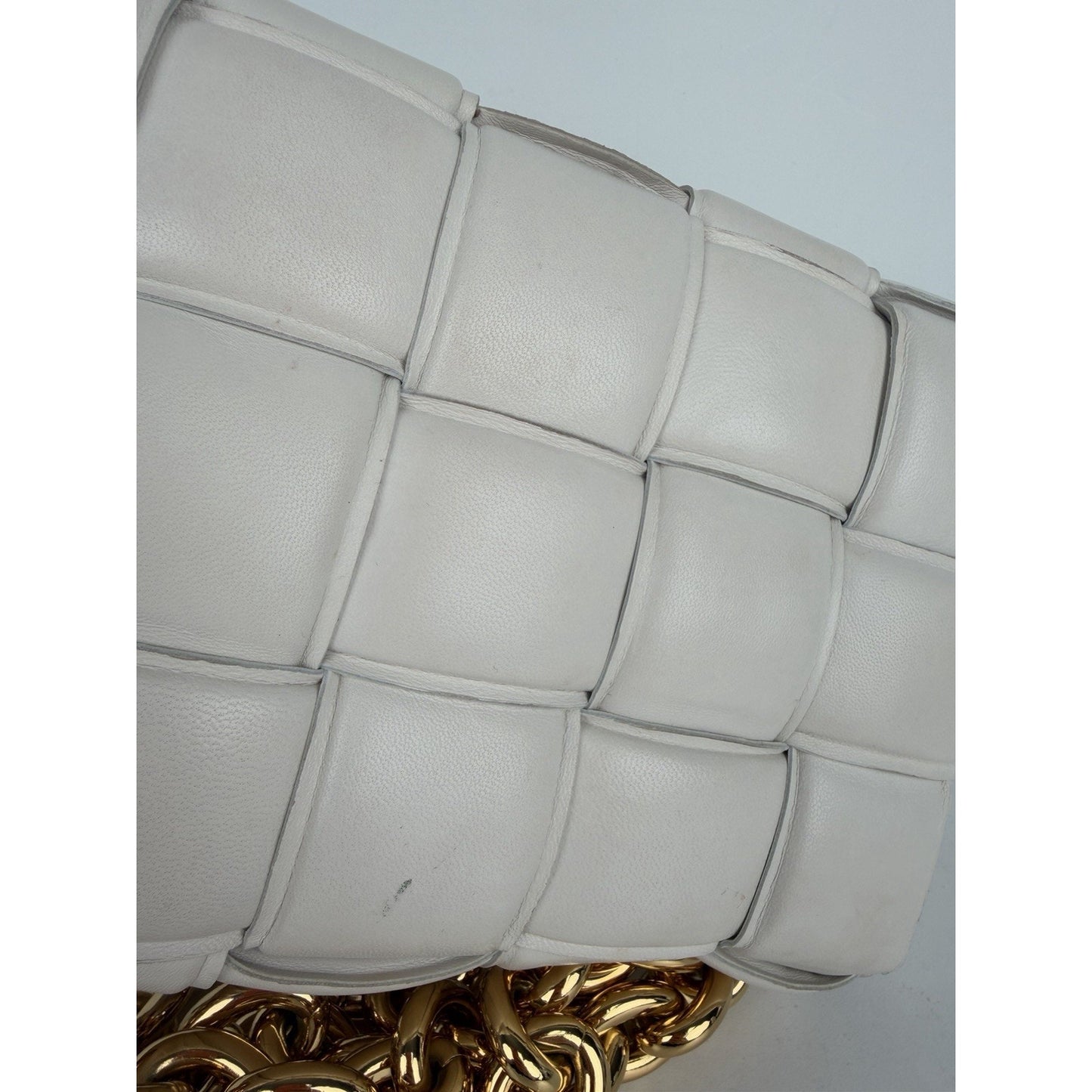 Bottega Veneta Padded Chain Cassette Bag Medium in White Intrecciato Leather S