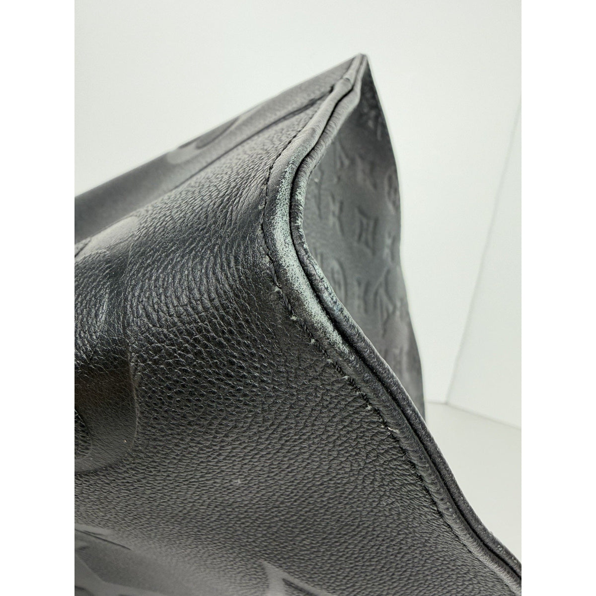 Louis Vuitton OnTheGo GM Tote Bag in Black Monogram Empreinte Leather NFC D-4