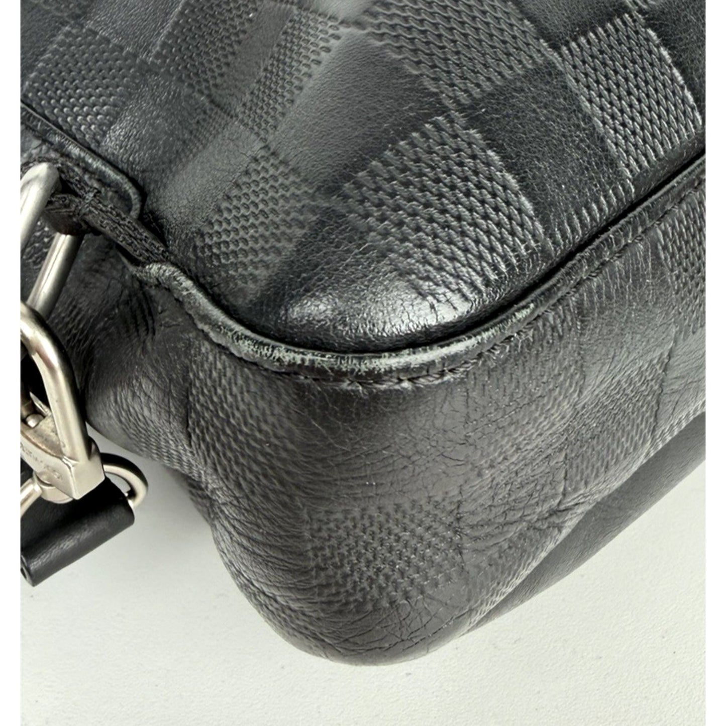 Louis Vuitton Avenue Sling Mens Crossbody Bag in Damier Black Infiniti 2018 S
