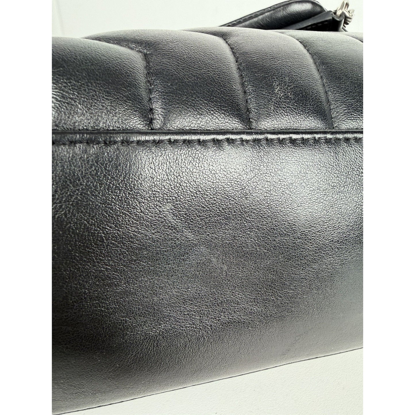 Saint Laurent Toy Loulou Shoulder Bag in Black Quilted Leather Medium R1