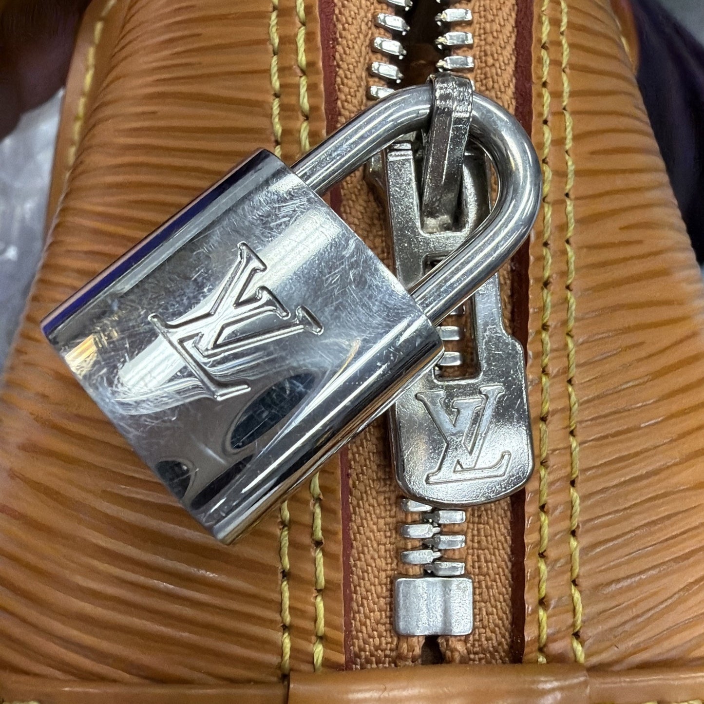 Louis Vuitton Alma BB Honey Gold Epi Leather Shoulder Bag (NFC) C-7