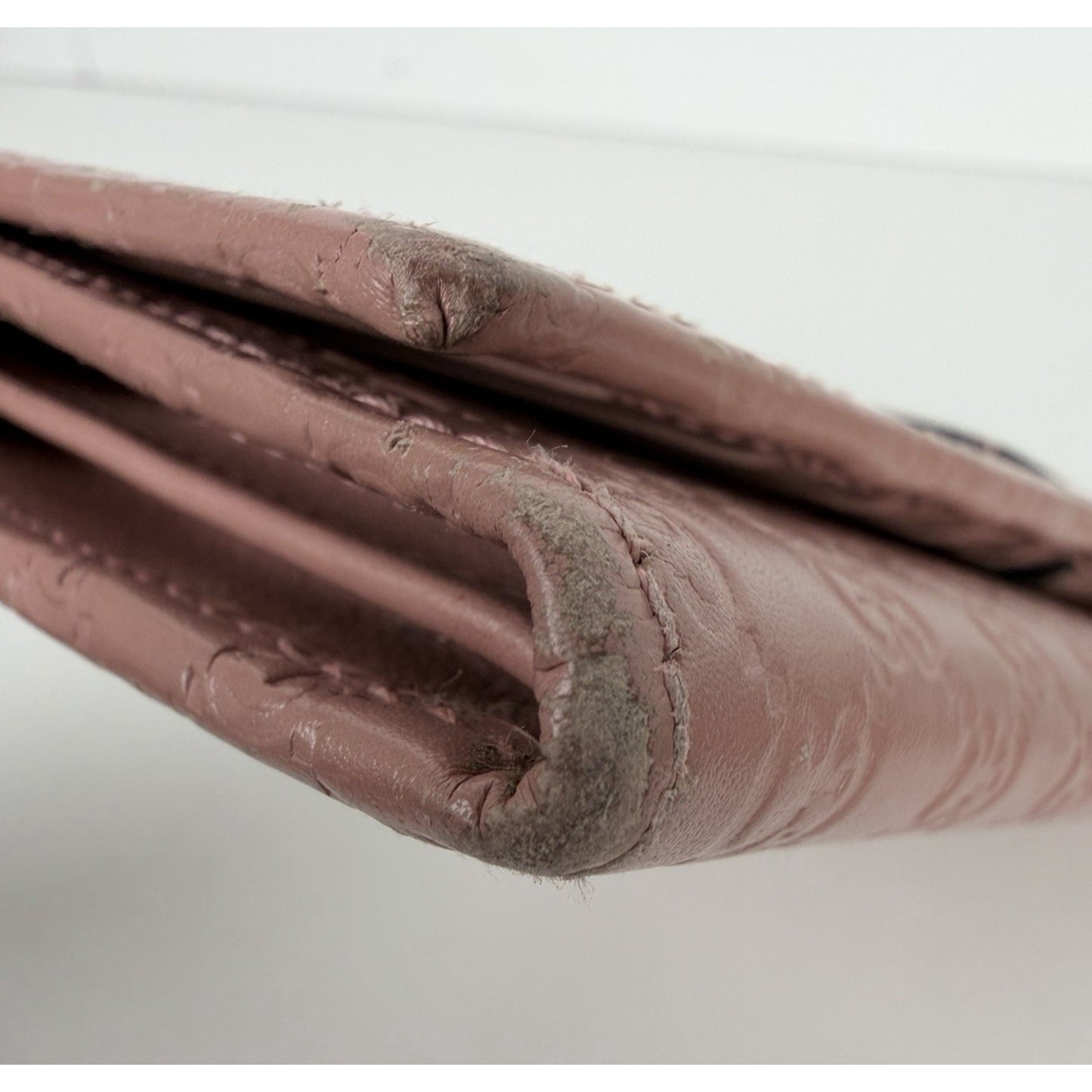 Gucci Microguccissima Continental Bifold Flap Wallet in Pink Leather