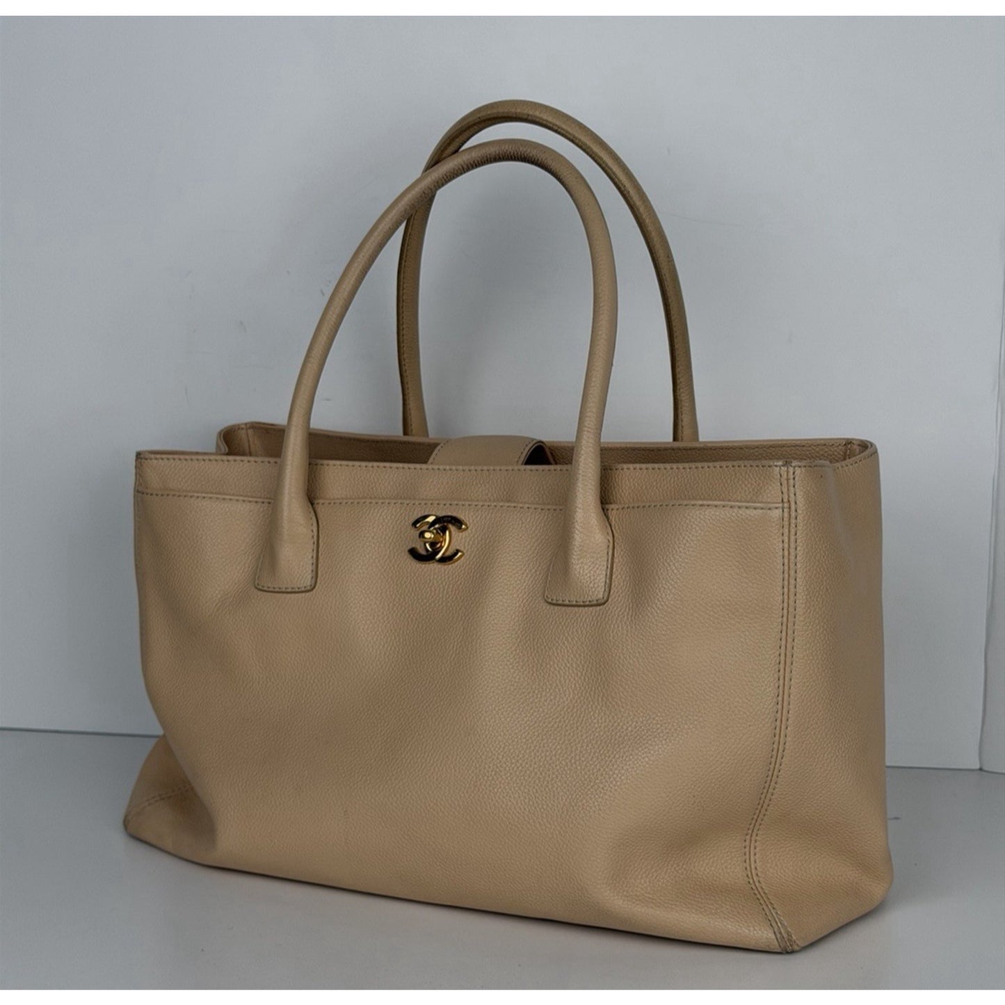 Chanel Executive Cerf Tote Beige Leather & Gold-Tone Hardware 2008-2009 C3