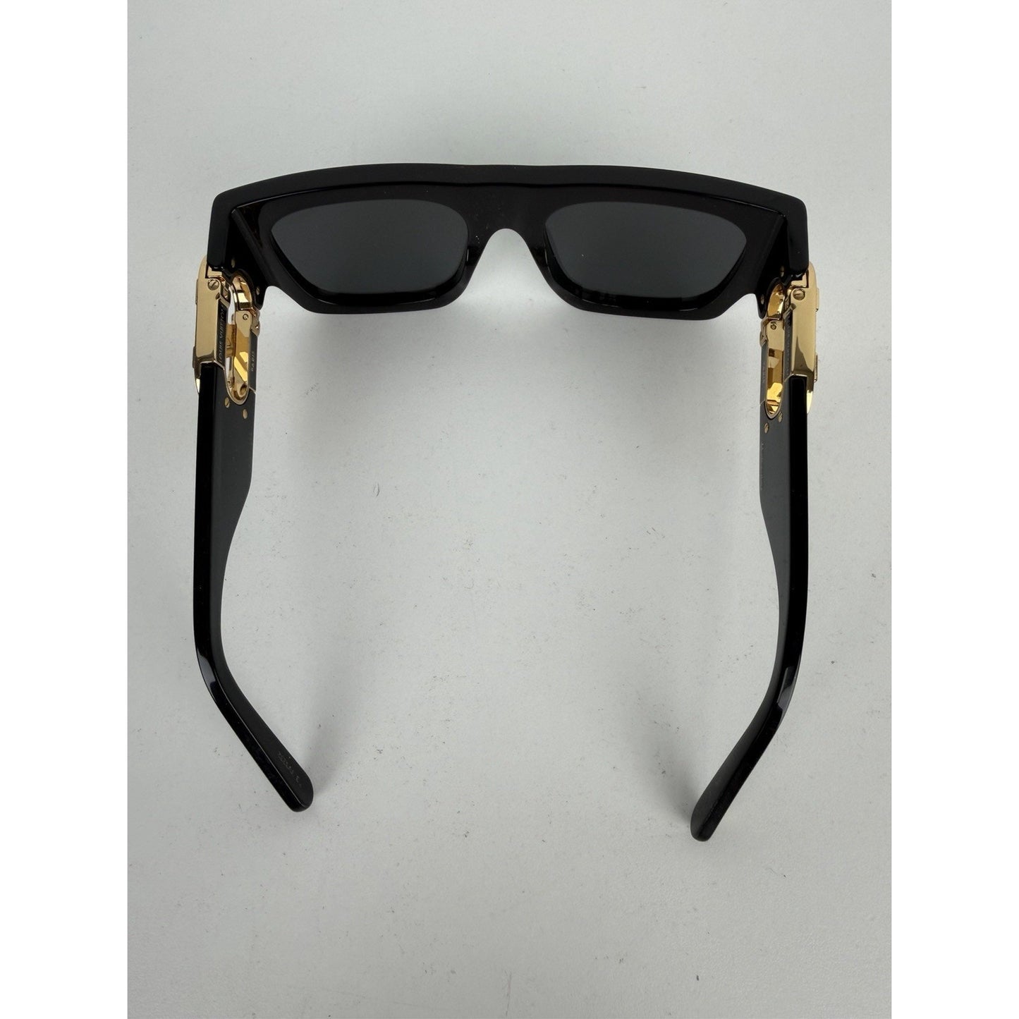 Louis Vuitton LV Link Square Sunglasses in Black Acetate with Gold Hardware
