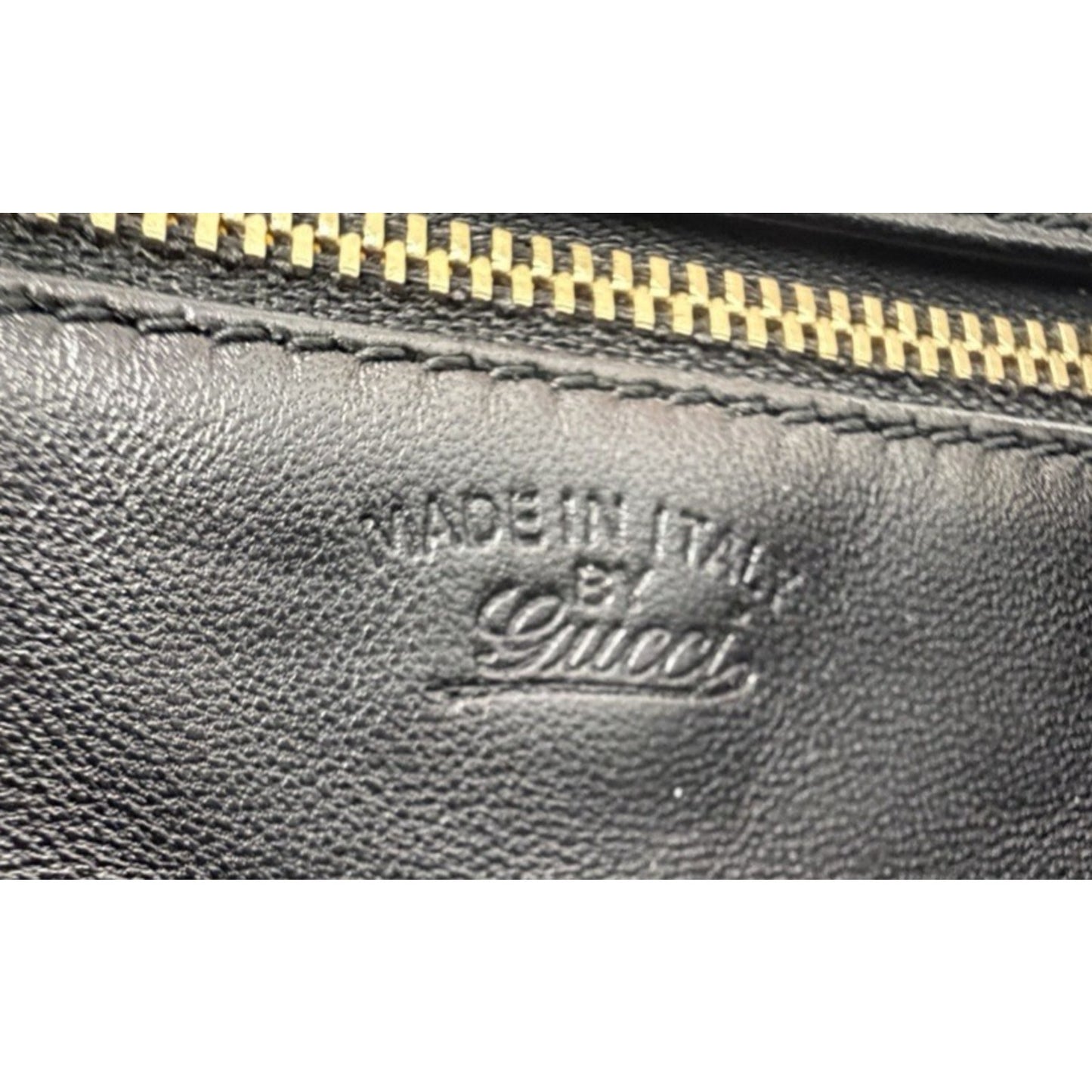 Gucci Jackie Slim 1961 Shoulder Bag in Black Textured-Leather D2