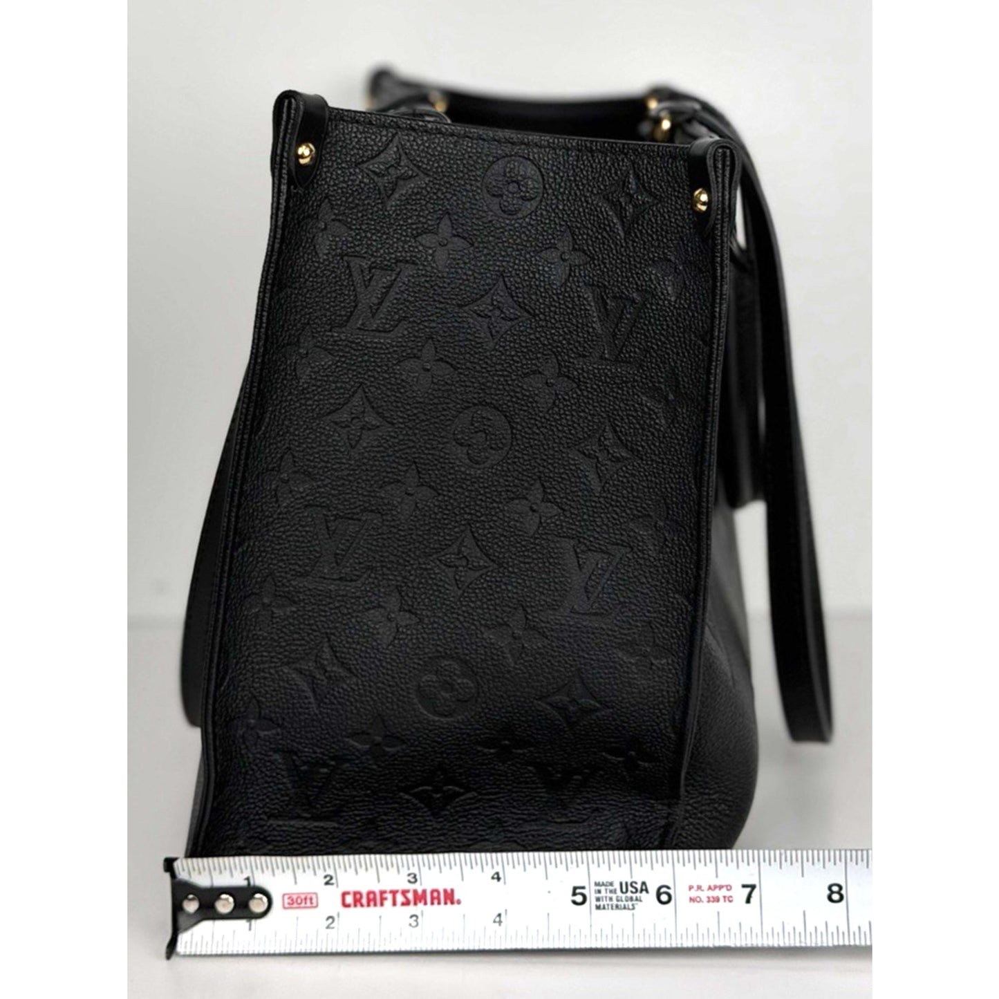 Louis Vuitton OnTheGo MM Bag Tote in Black Leather Embossed Monogram NFC F1