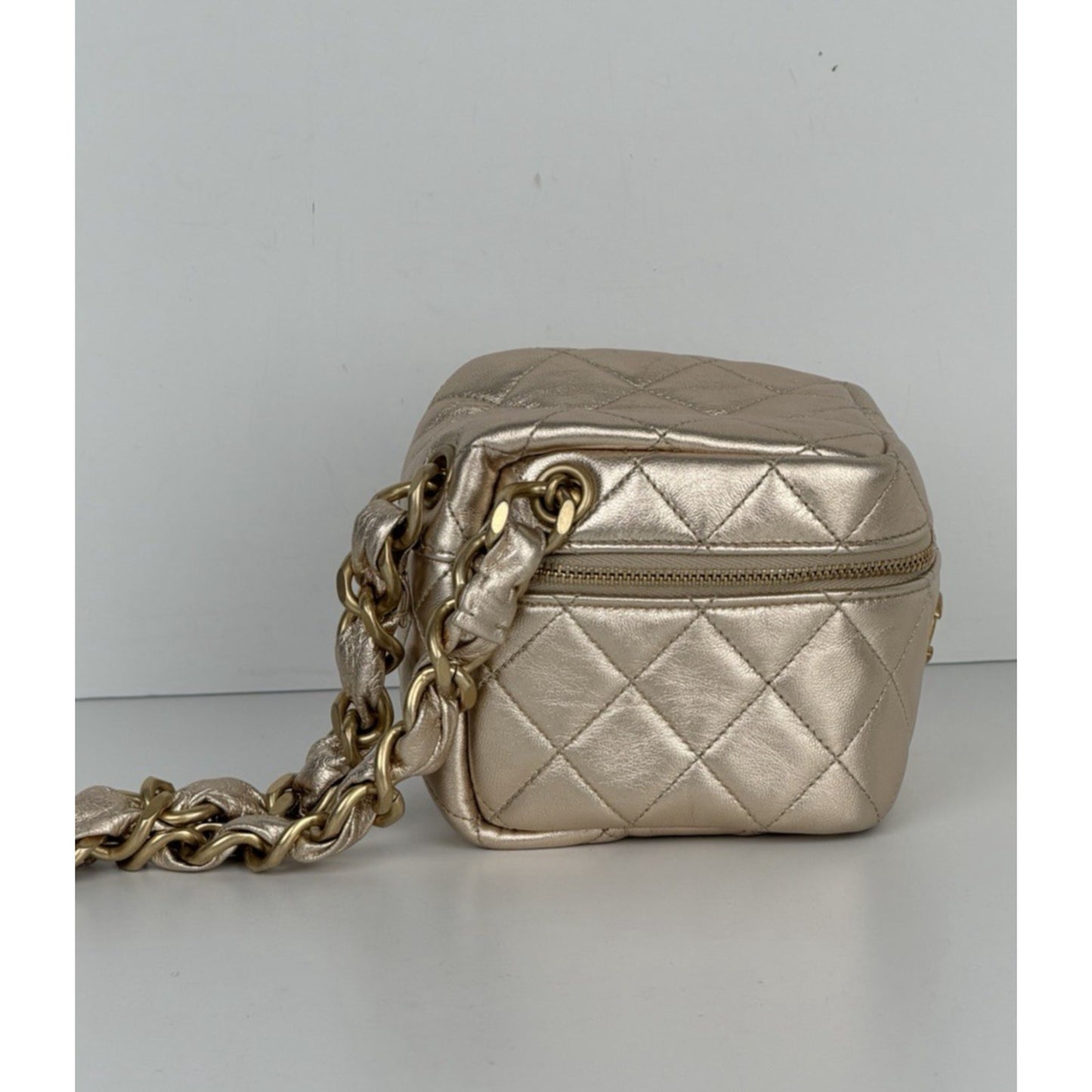 Chanel CC Cube Vanity Chain Bag Gold Quilted Metallic Lambskin 2021-2022 U3