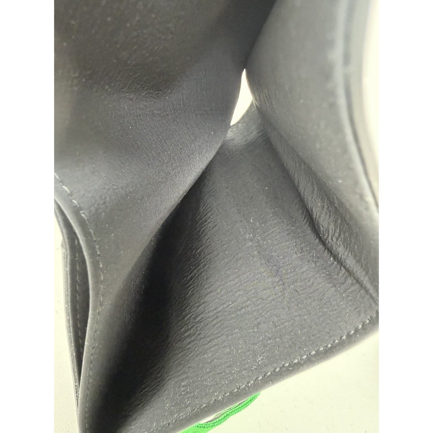 Bottega Veneta Bi-Fold Wallet in Black and Parakeet in Crinkle Patent Leather