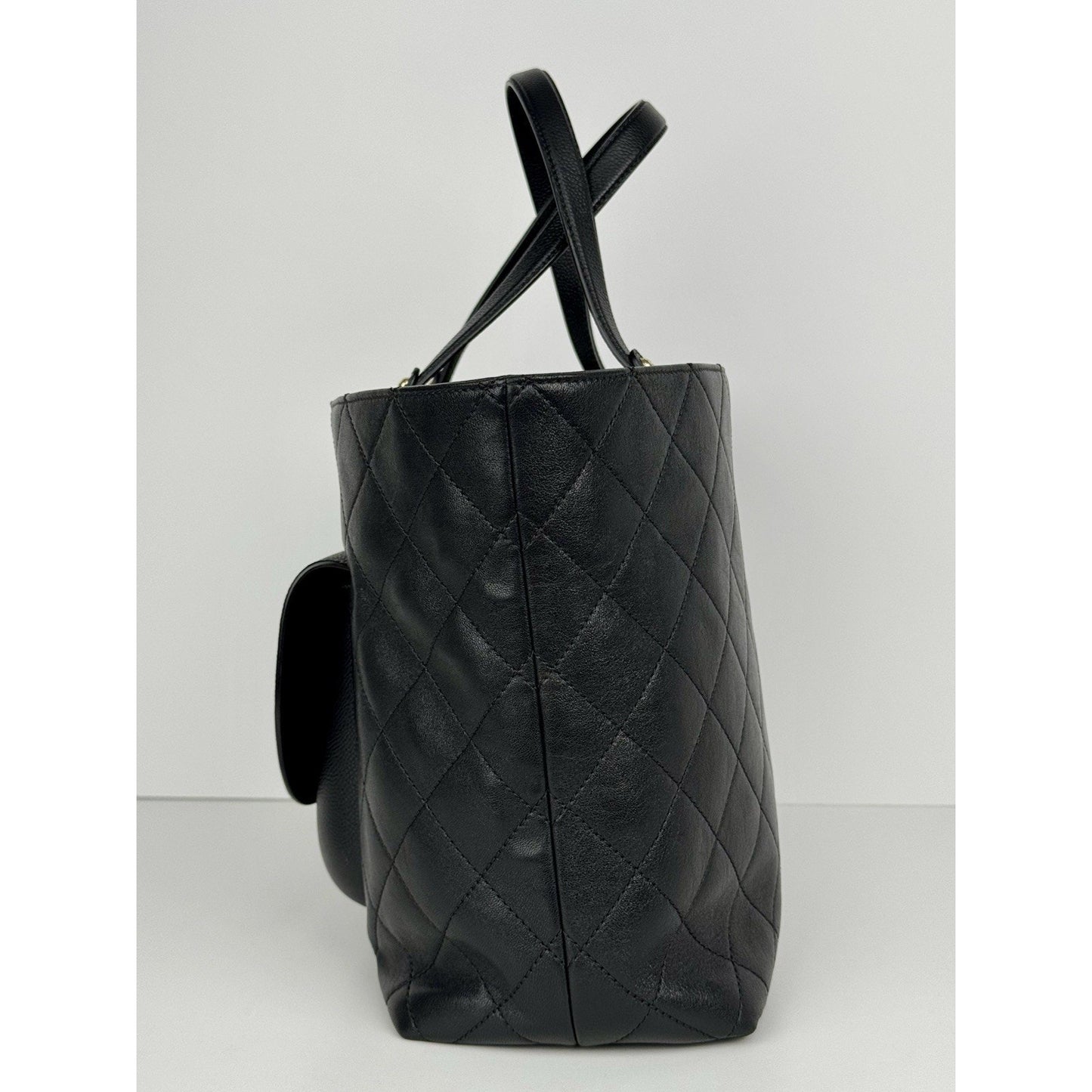 Chanel CC diamond-quilted tote bag in black calfskin & caviar leather