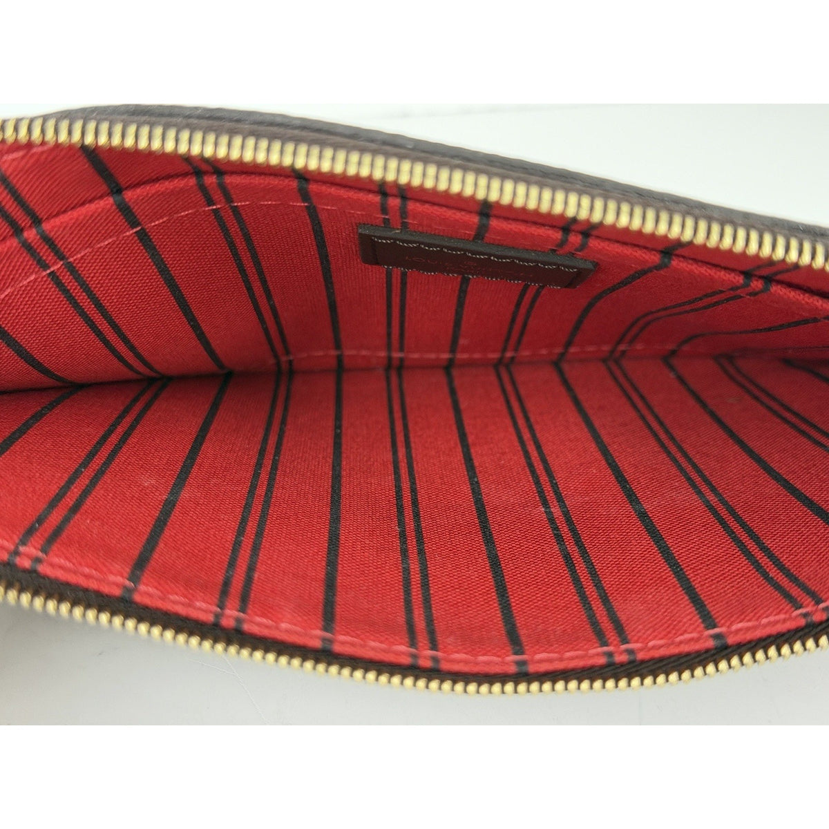 Louis Vuitton Neverful MM Pouch in Damier Ebene Brown Coated Canvas