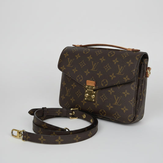 Louis Vuitton Pochette Metis MM Handbag in Monogram Coated Canvas NFC E1