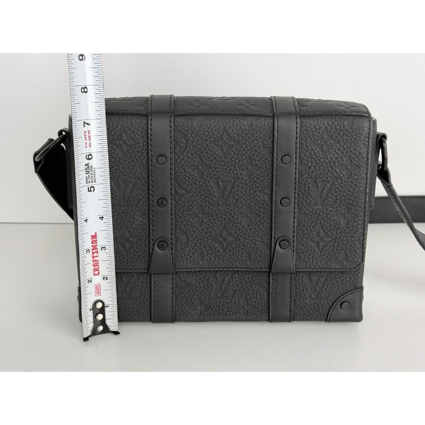 Louis Vuitton Taurillon Trunk Messenger Bag Black Leather Microchipped D5