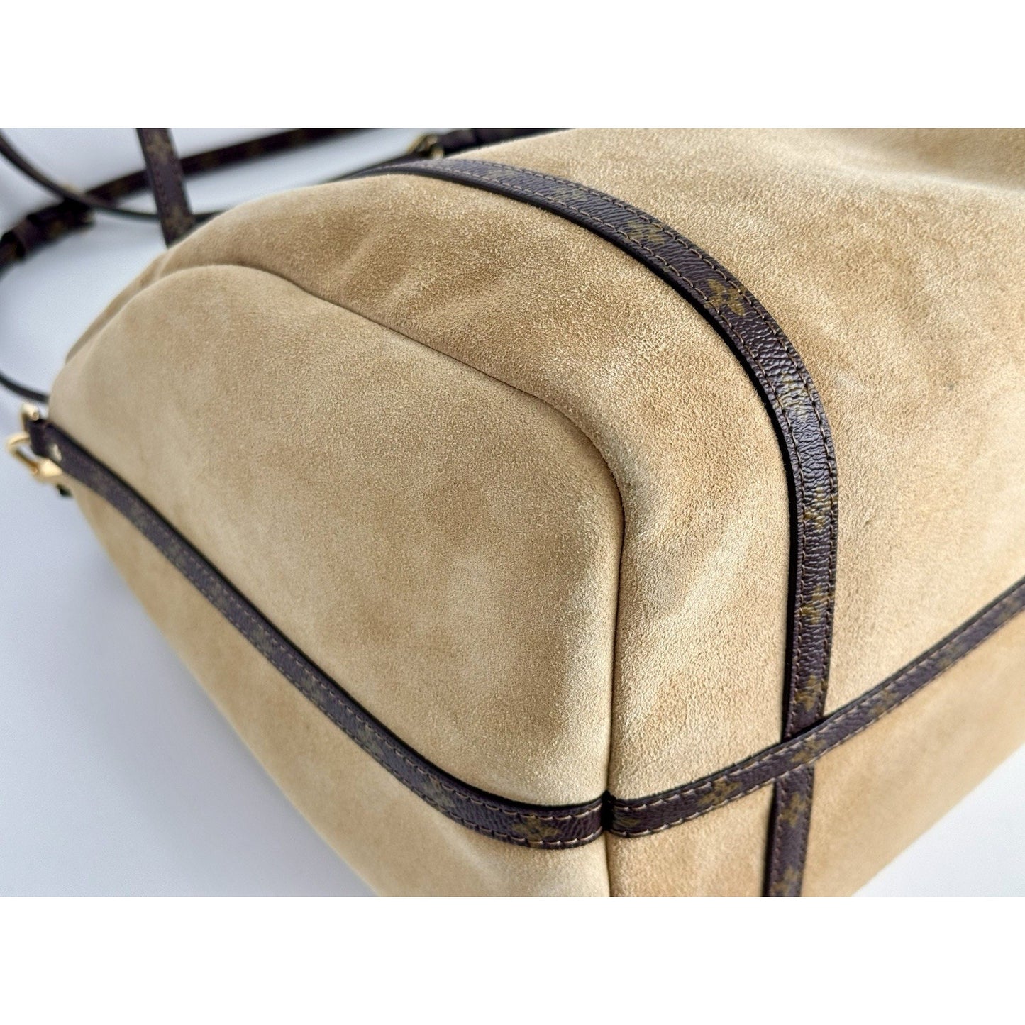 Louis Vuitton Express Travel Bag in Supple Calfskin Leather Microchipped C2
