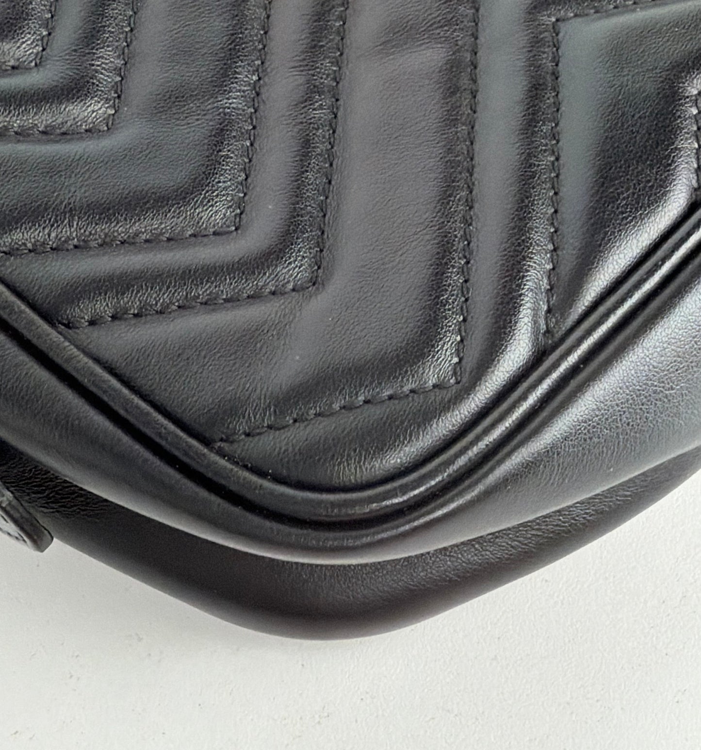 Gucci GG Marmont Mini Shoulder Bag in Black Matelasse Leather Y-06