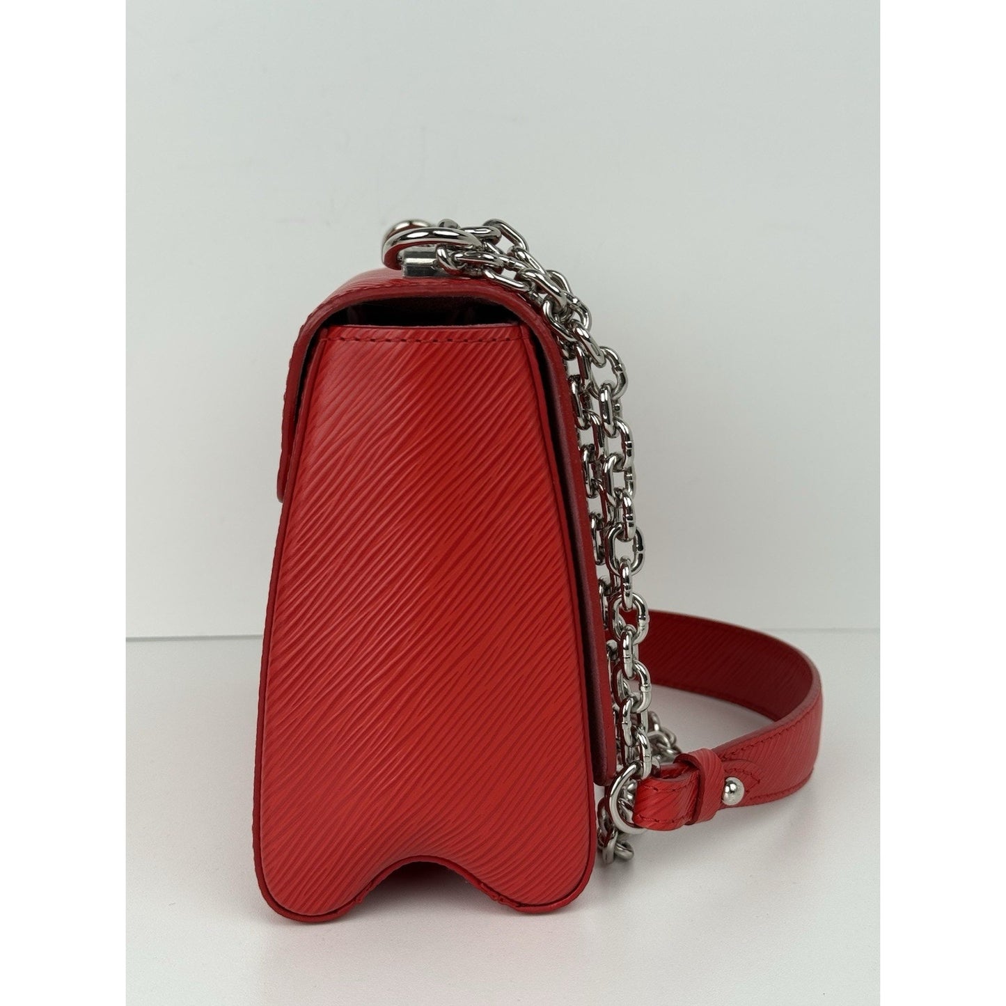 Louis Vuitton Twist MM Shoulder Bag Red Epi Leather with Silver Hardware