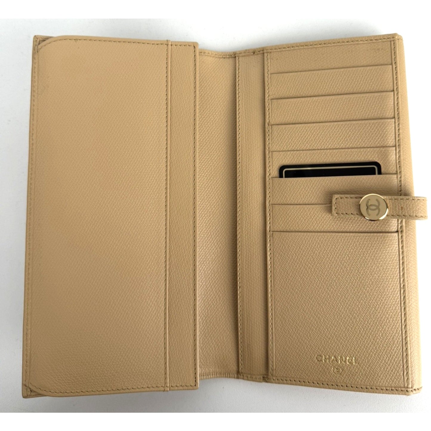 Chanel Interlocking CC Logo Continental Wallet in Beige Vintage 2004-2005 K2