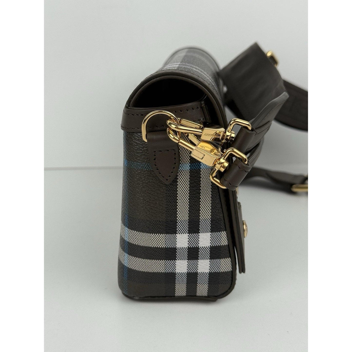 Burberry Top Handle Note Bag in Snug Dark Green Shoulder Bag