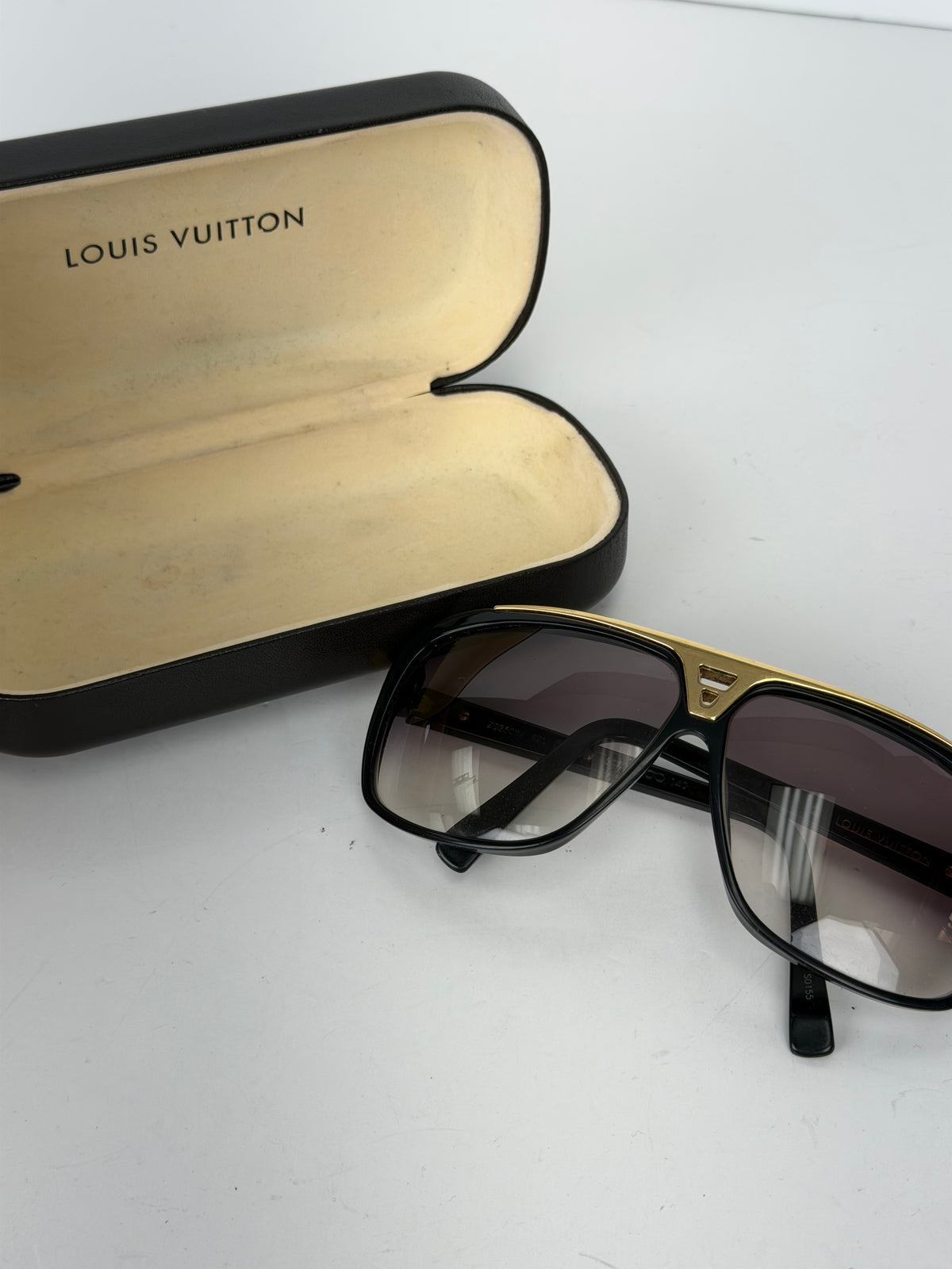 Louis Vuitton Evidence Millionaire Sunglasses in Black Frame with Gray Ombre Lenses YK-1