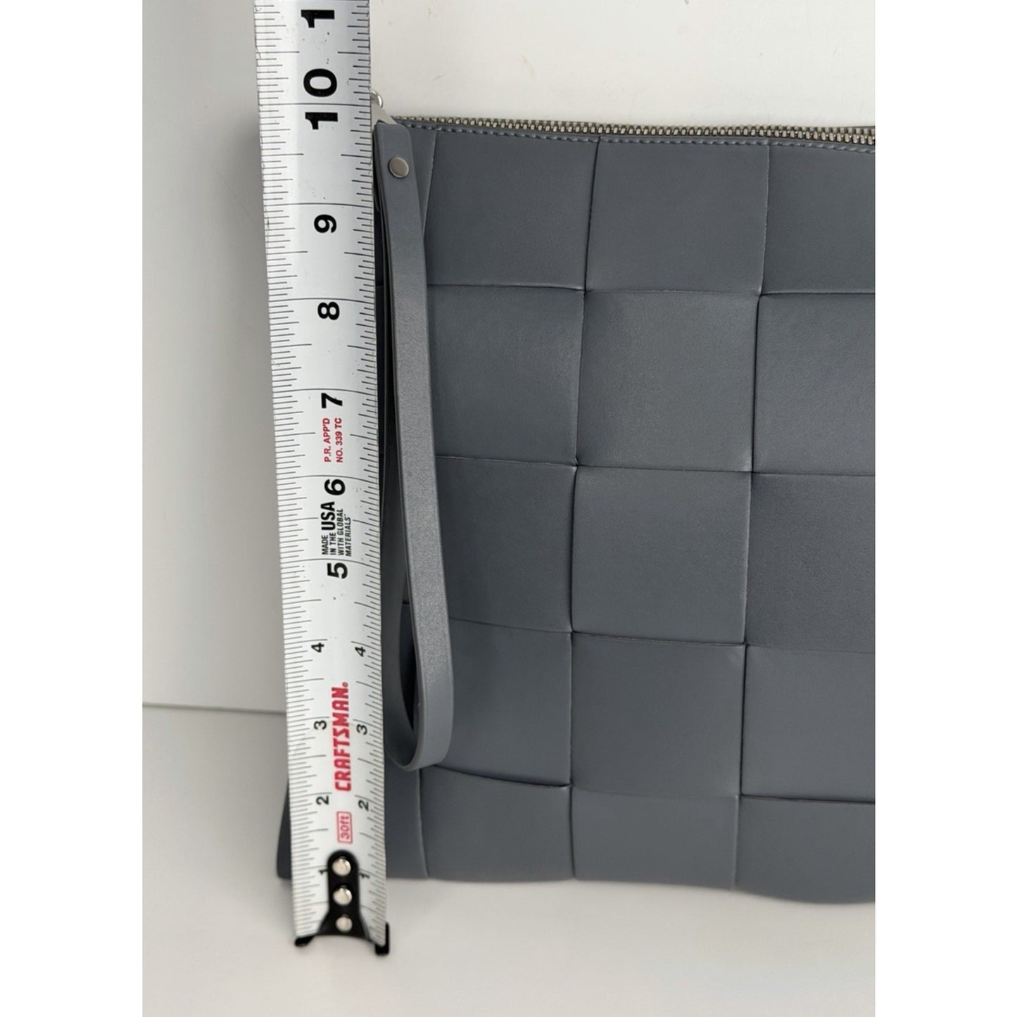 Bottega Veneta Grey Cassette Intrecciato Zip Pouch in Gray Leather S09
