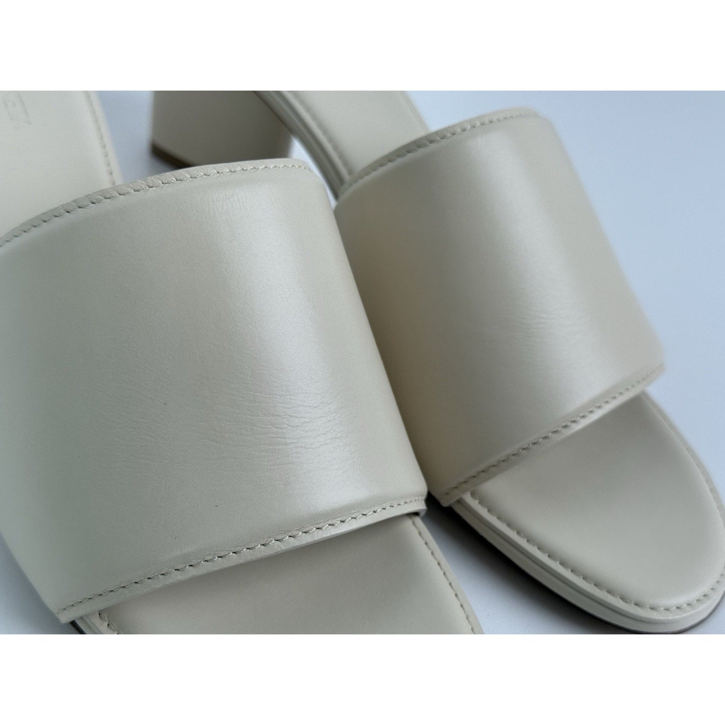 BOTTEGA VENETA Cream White Leather Sandals Mules Size 40