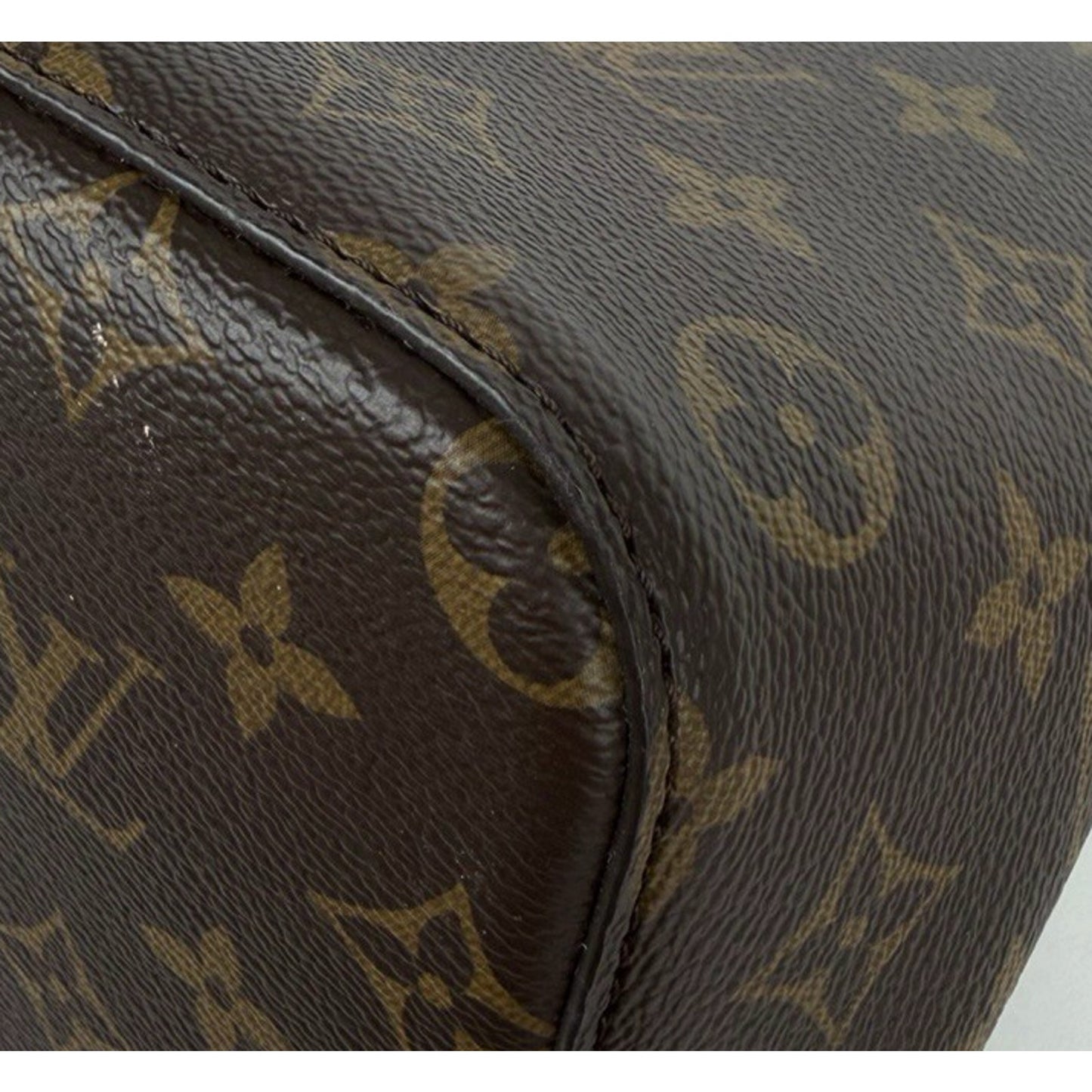 Louis Vuitton NeoNoe MM Bucket Bag in Brown Monogram Coated Canvas 2020 L-4