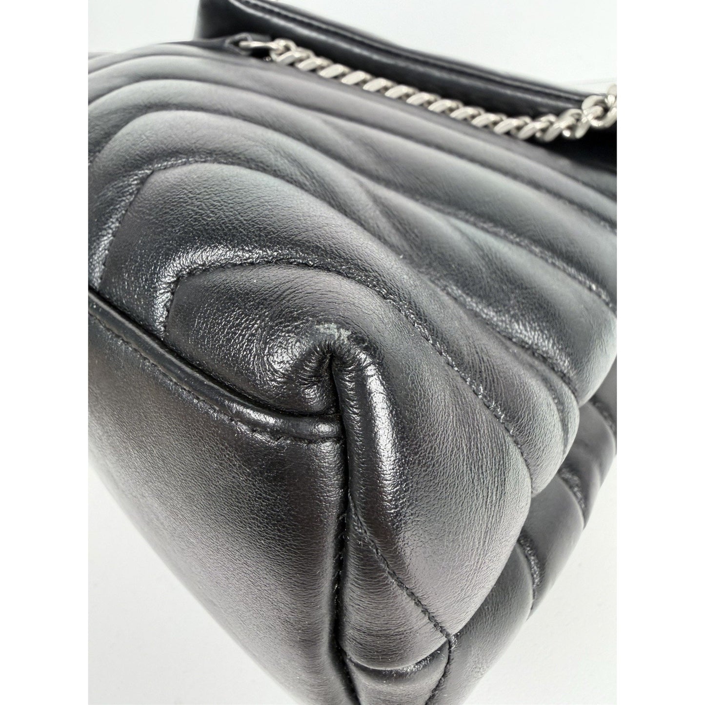 Saint Laurent Toy Loulou Shoulder Bag in Black Quilted Leather Medium R1