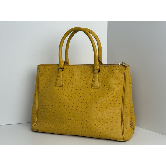 Prada Struzzo Lux Medium Galleria Double-Zip Tote in Mustard Yellow Ostrich Leater