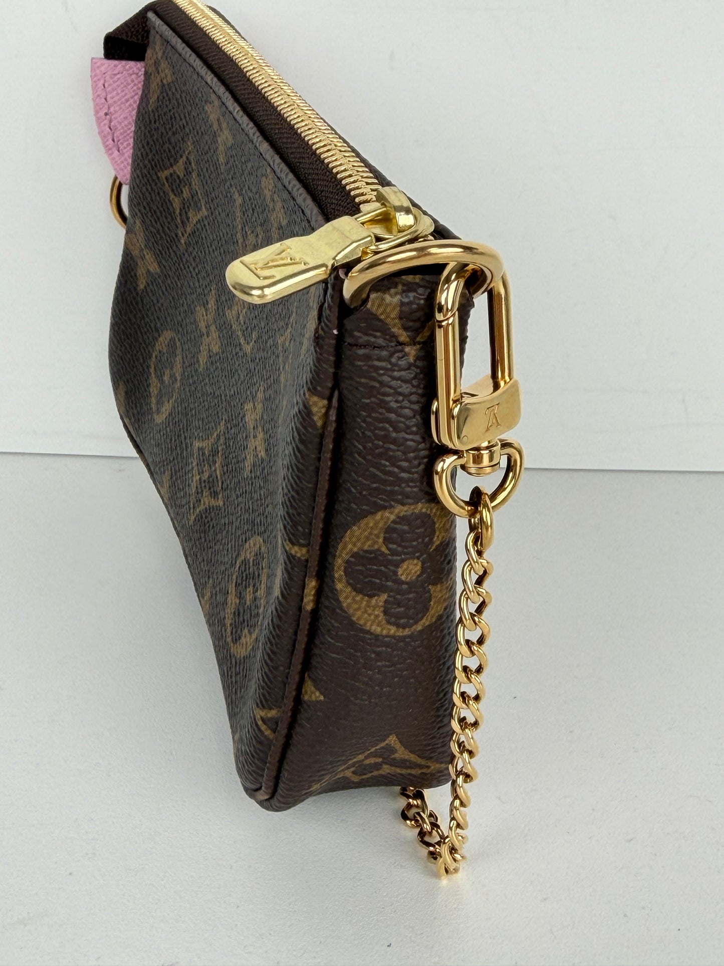 Louis Vuitton Christmas Animation Japanese Garden Mini Pochette Accessories Bag in LV Monogram Canvas 2021 YS-10