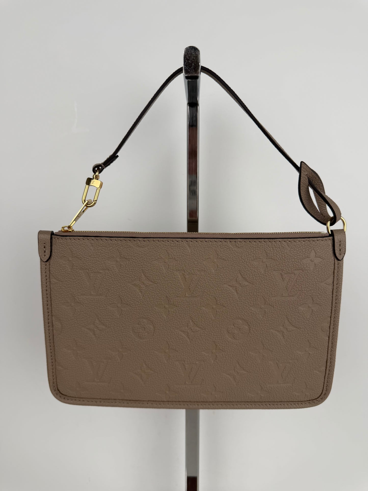 Louis Vuitton Melanie Pochette Bag in Tourterelle Empreinte Leather S-10