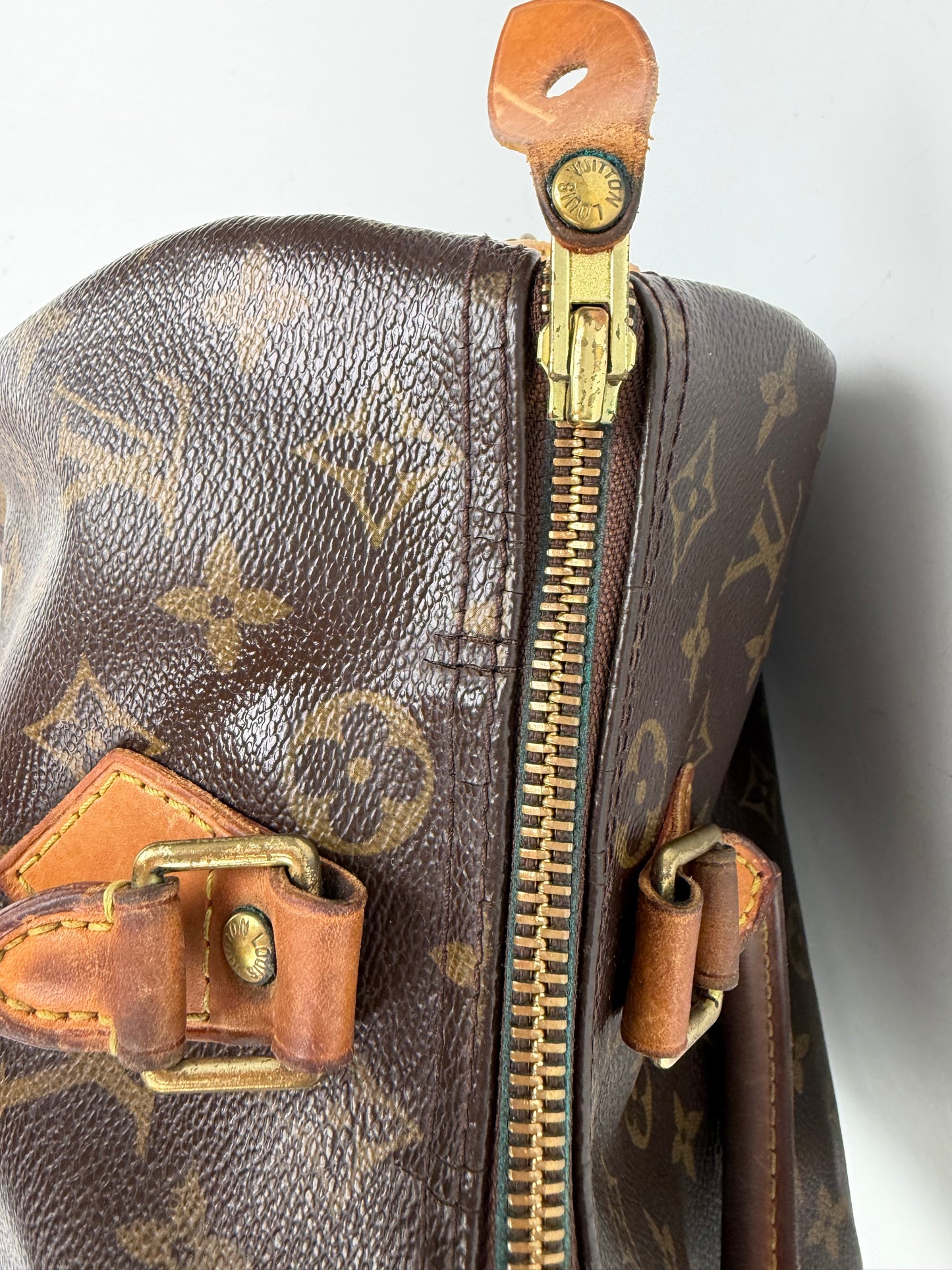Louis Vuitton Speedy 30 Handbag Vintage in LV Monogram Coated Canvas 2006 YS
