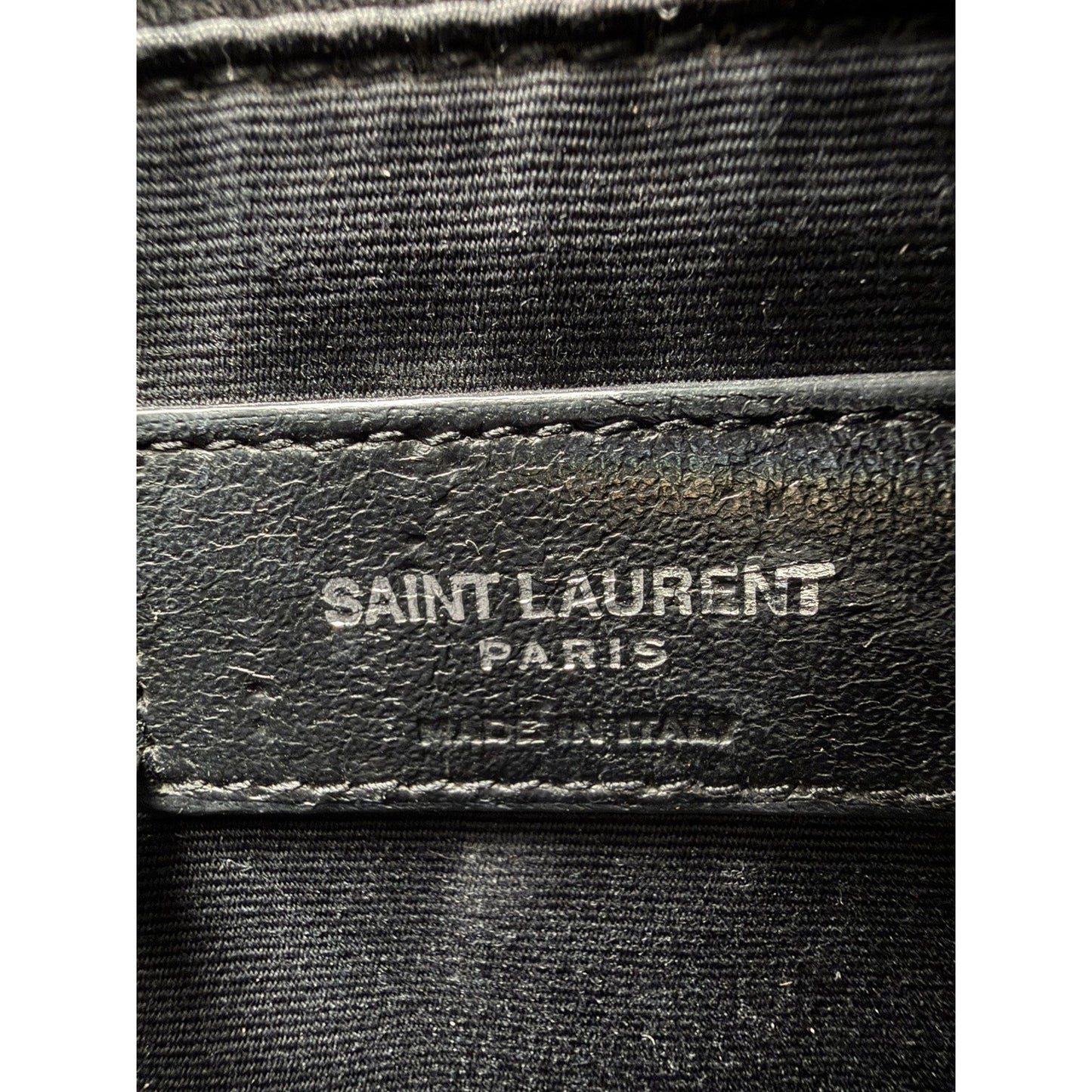 Saint Laurent Toy Loulou Shoulder Bag in Black Quilted Leather Medium R1