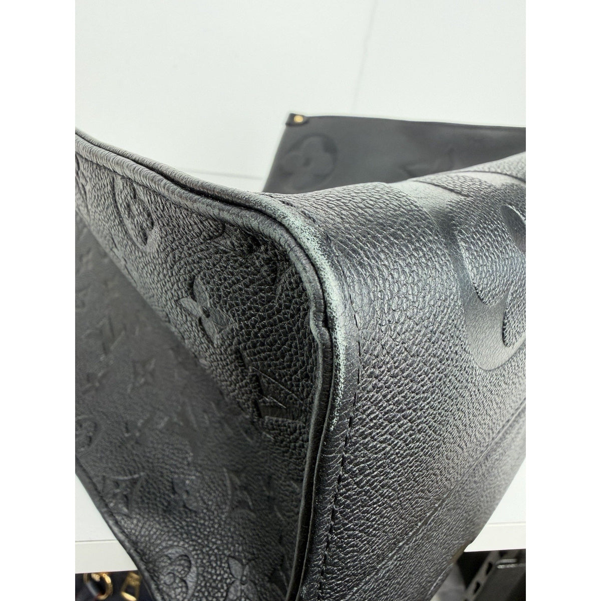 Louis Vuitton OnTheGo GM Tote Bag in Black Monogram Empreinte Leather NFC D-4