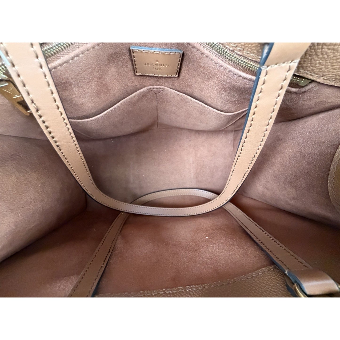 Louis Vuitton OnTheGo MM Tote Bag in Cognac Monogram Empreinte Leather D9