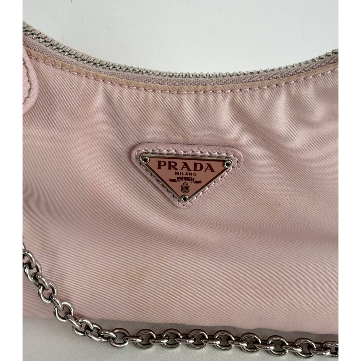 Prada Tessuto Re-Edition 2005 Shoulder Bag in Light Pink Nylon S08