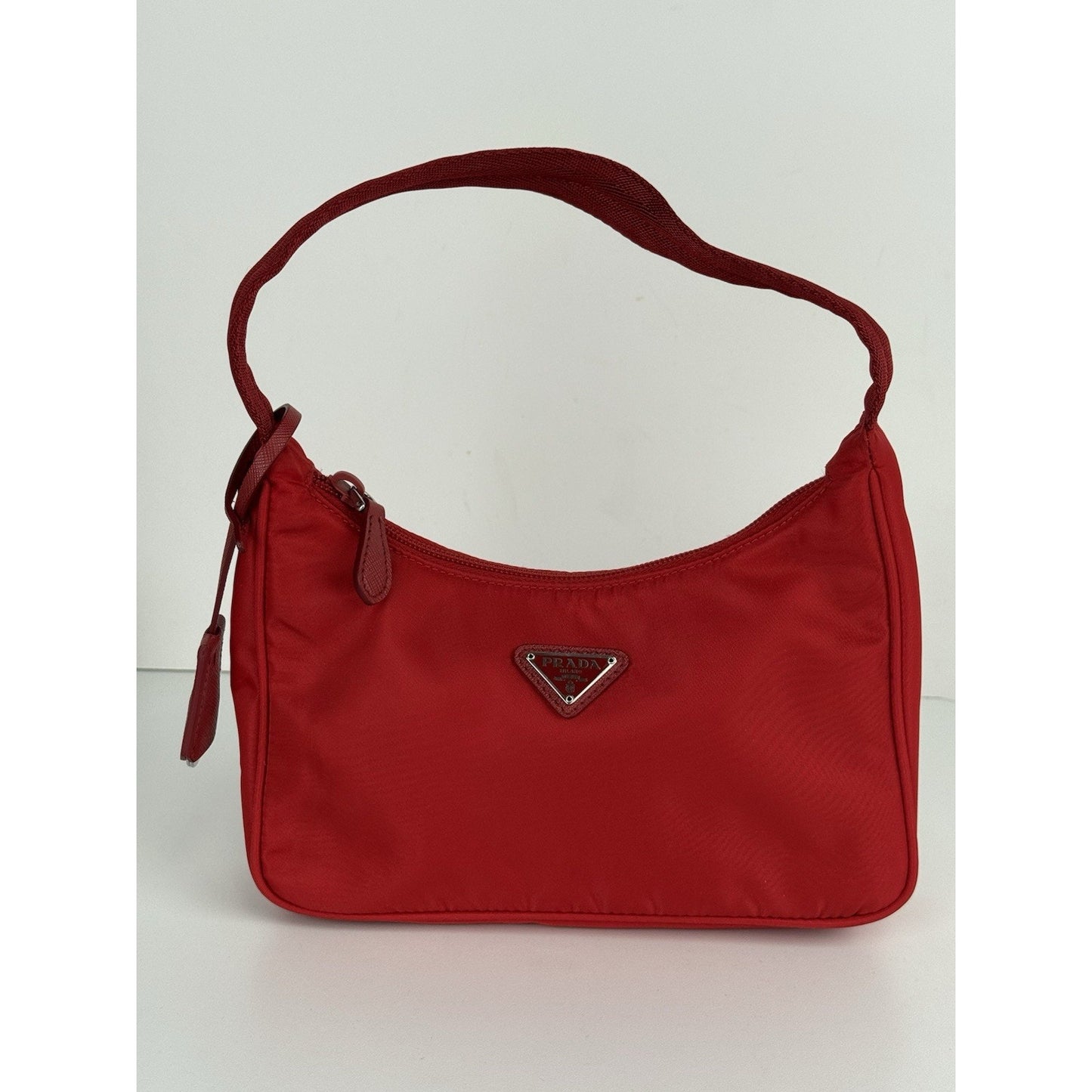 Prada Women's Re-Edition 2000 Nylon Bag in Red