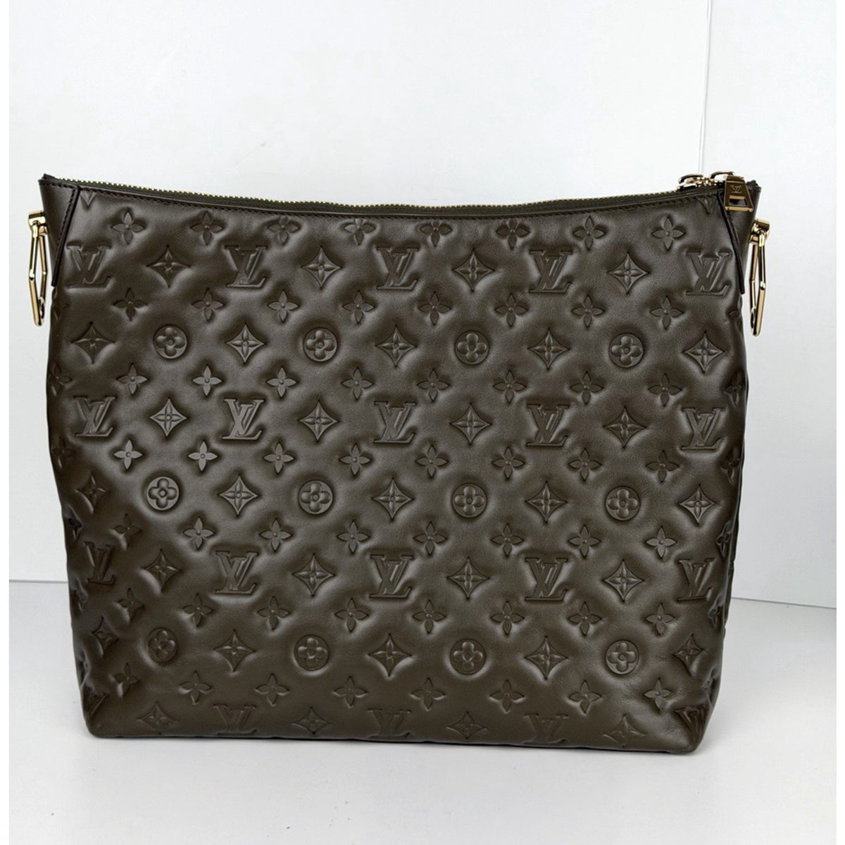 Louis Vuitton Coussin MM Hobo Bag In Green Monogram Empreinte Leather NFC D4