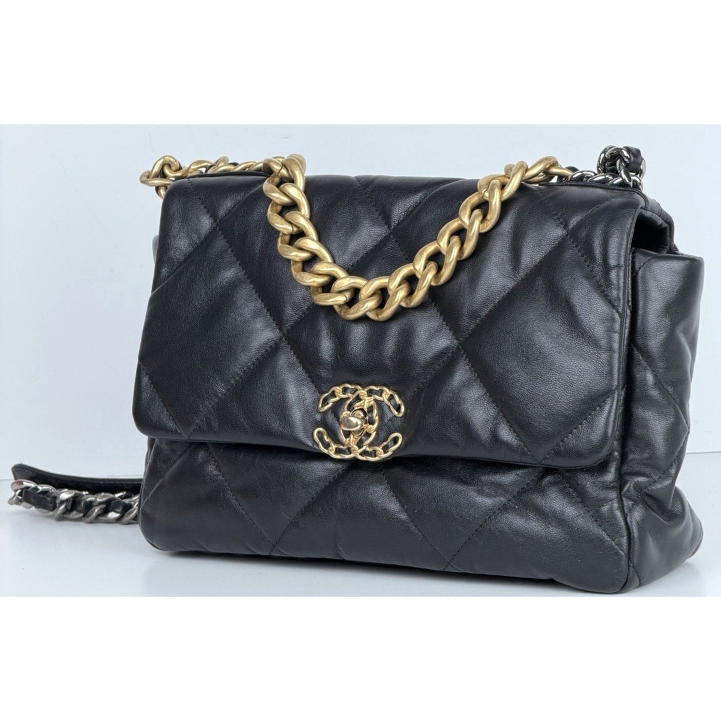 Chanel 19 Flap Medium Bag in Black Quilting Leather Two-Tone Hardware 2020 D7
