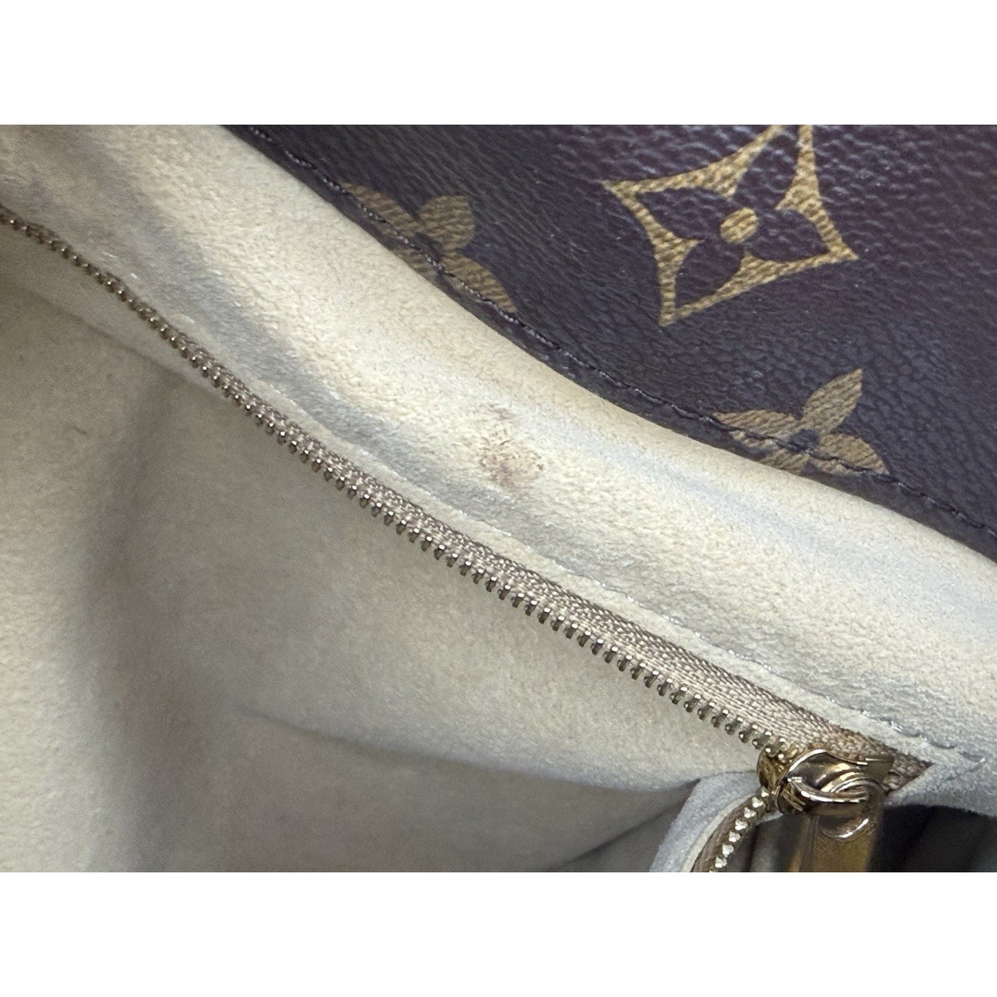 Louis Vuitton Artsy MM Hobo Bag in Brown LV Monogram Coated Canvas 2016 S
