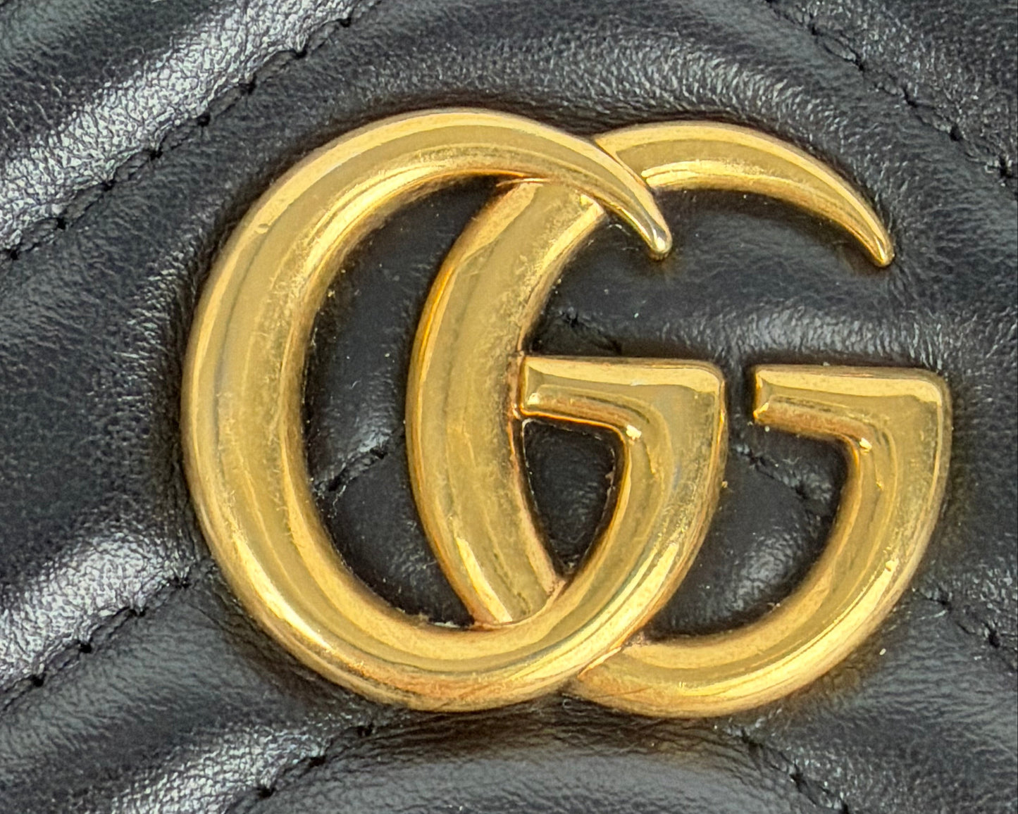 Gucci GG Marmont Mini Shoulder Bag in Black Matelasse Leather Y-06