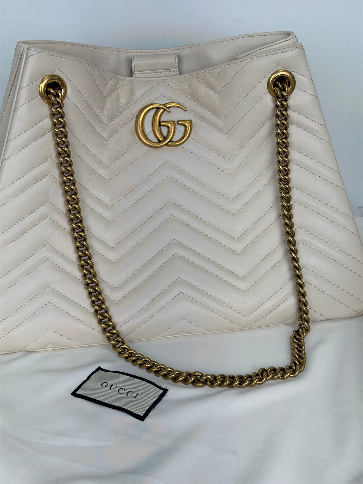 Gucci GG Marmont Chain Shoulder Bag in Beige Matelasse Leather YS18