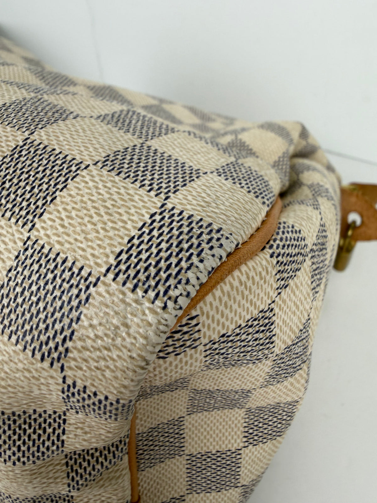 Louis Vuitton Speedy 30 Top Handle Bag in Damier Azur Coated Canvas 2010 YS27