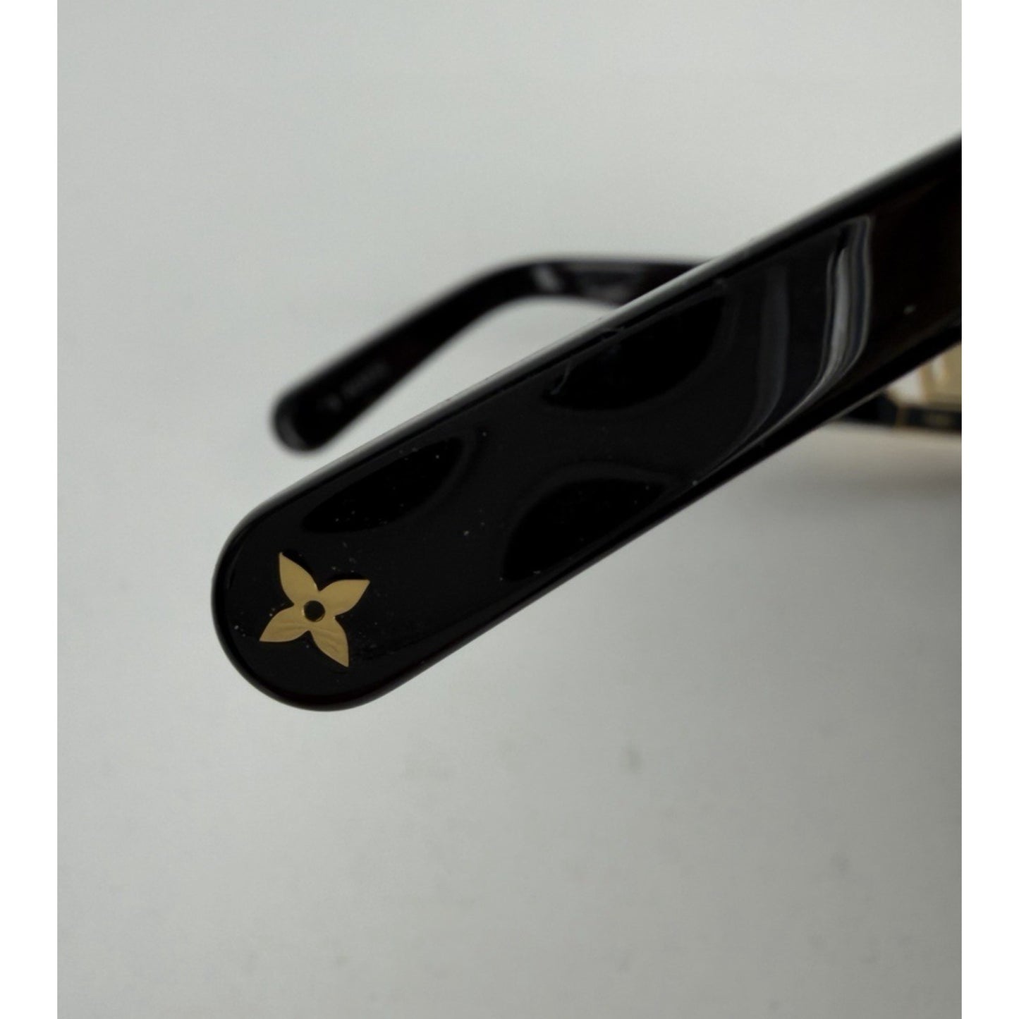 Louis Vuitton LV Link Square Sunglasses in Black Acetate with Gold Hardware