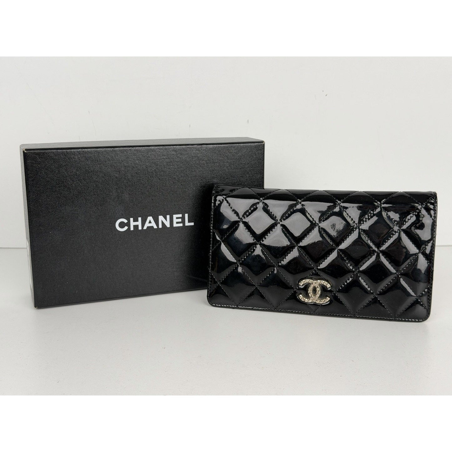 Chanel Brilliant Yen Wallet in Black Quilted Patent Leather 2009-2010 K1