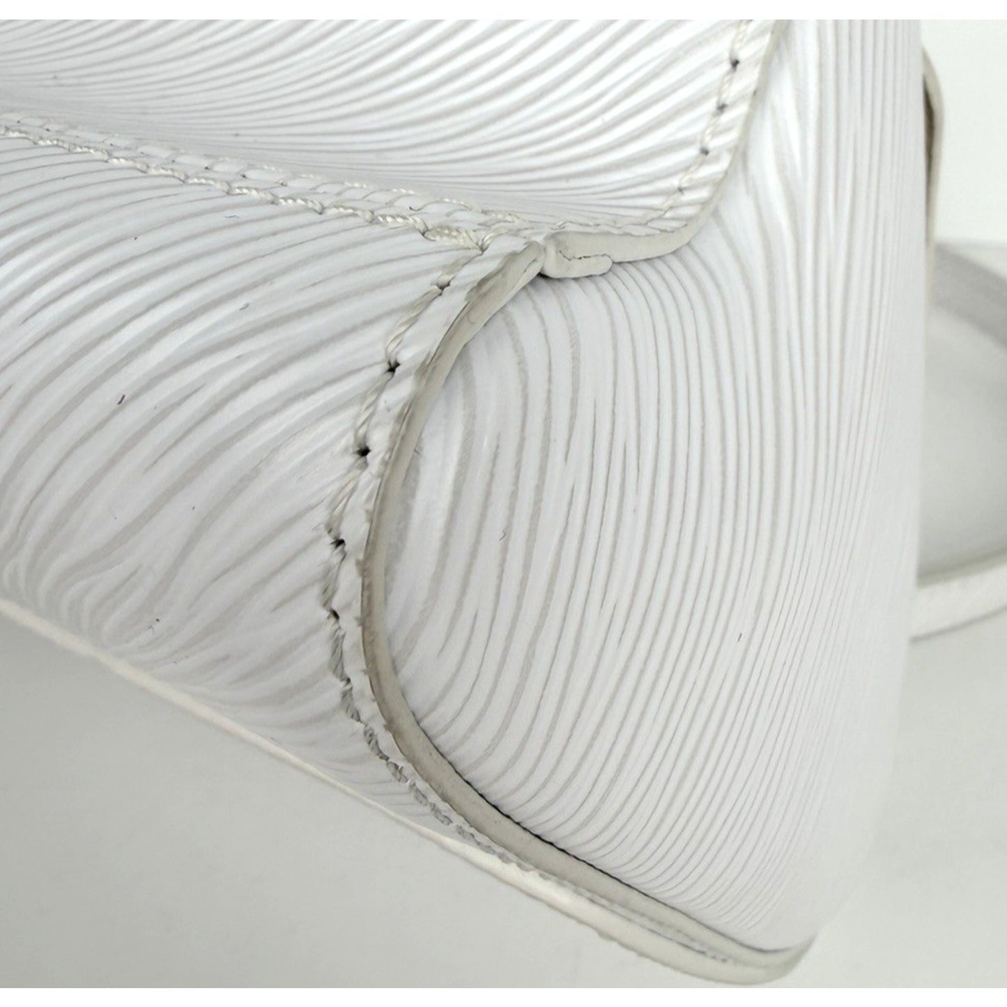 Louis Vuitton Twist PM Shoulder Bag in White Epi Leather 2020 D3