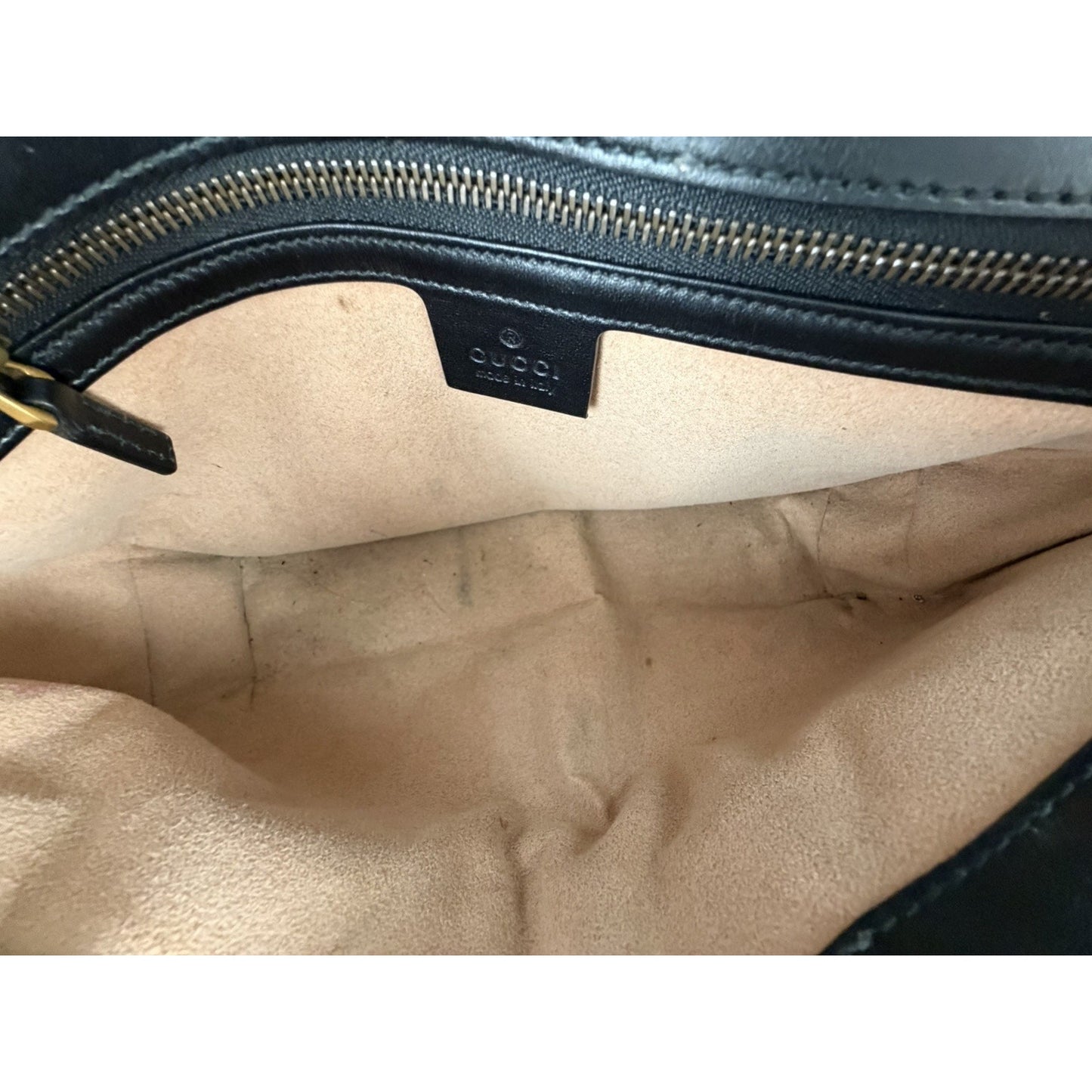 Gucci GG Marmont Matelasse Shoulder Small Bag in Black Quilted Leather S-07