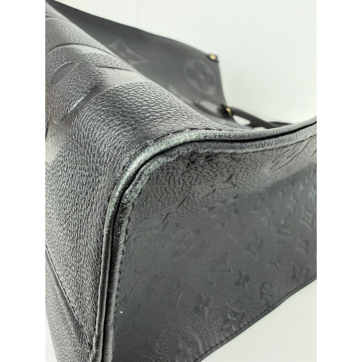 Louis Vuitton OnTheGo GM Tote Bag in Black Monogram Empreinte Leather NFC D-4