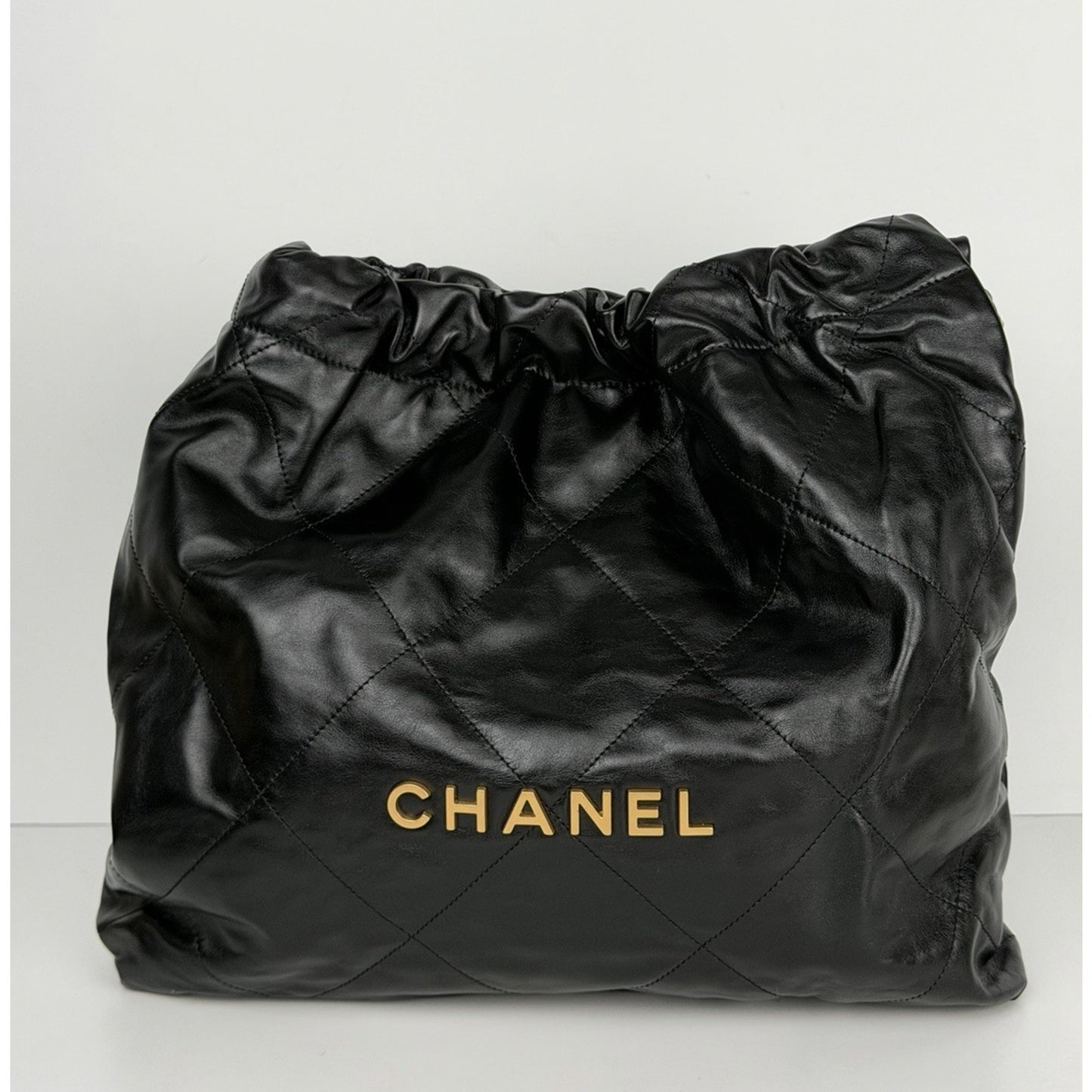 Chanel 22 Medium Handbag in Black Quilted Calfskin Leather NFC B2