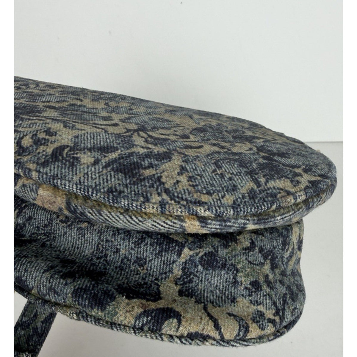 Christian Dior Medium Saddle Bag in Floral Denim Brocade Gold-Tone HW 2022 D4