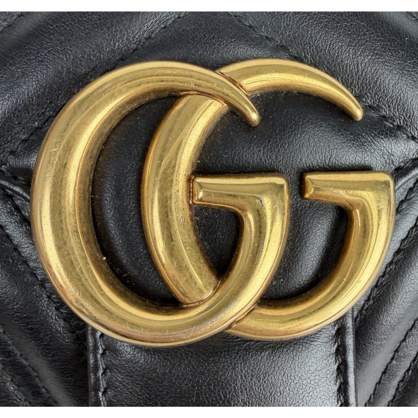 Gucci GG Marmont Matelasse Shoulder Small Bag in Black Quilted Leather S-07